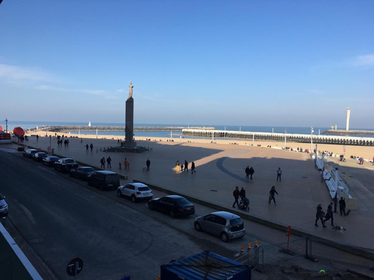 prachtige studio met havenzicht Oostende Buitenkant foto